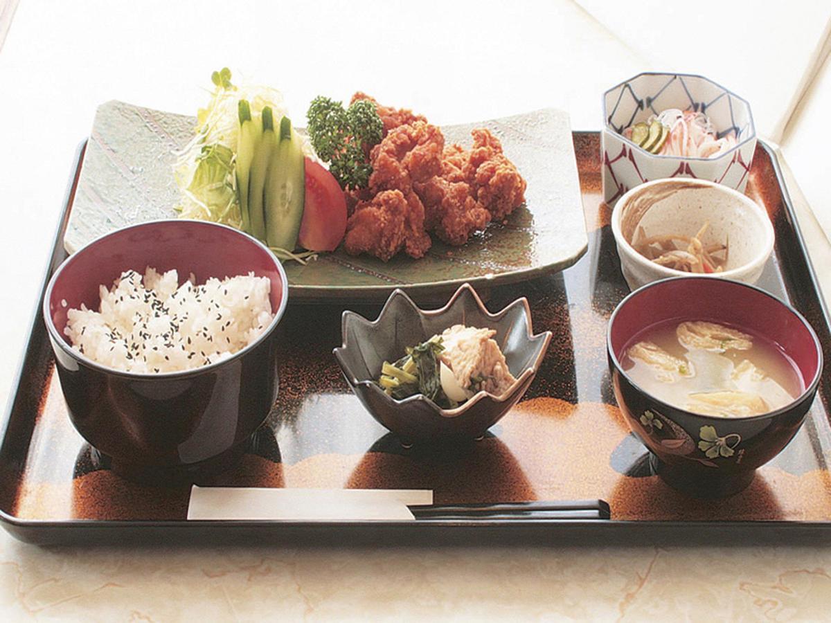 \u00BFCu\u00E1les son los mejores hoteles cerca de Hikone Castle? Exterior foto